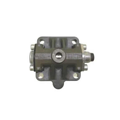 1521249 kansi ylivaihdesylinterin volvo 1 kuva